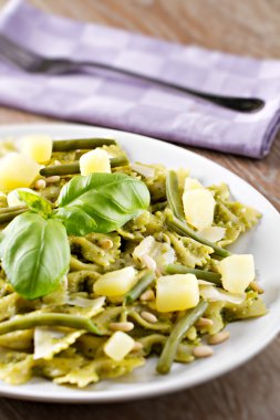 lezzetli makarna al pesto