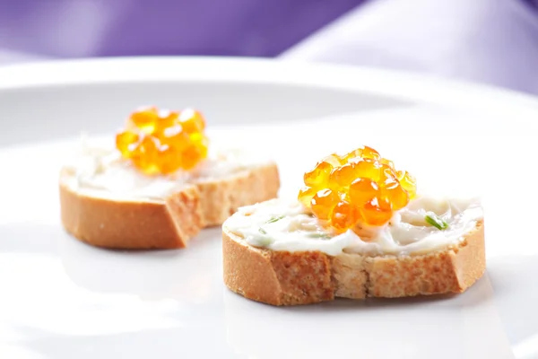 Canapés de caviar crocantes — Fotografia de Stock