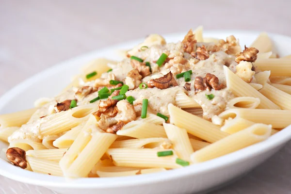 Pasta con salsa de nuez — Foto de Stock