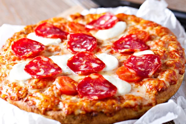 Deliciosa pizza de pepperoni — Fotografia de Stock