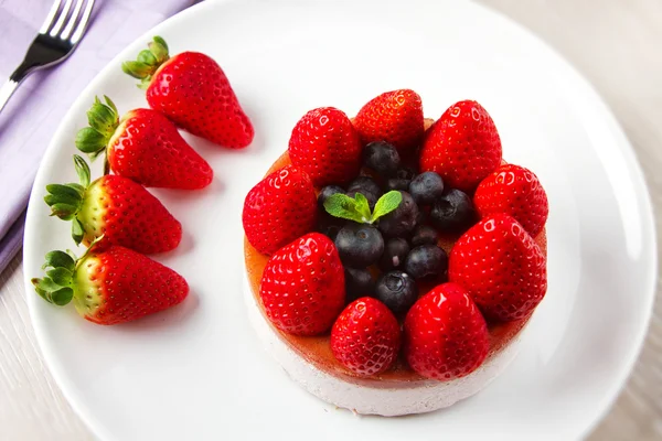 Delicioso pastel de fresa — Foto de Stock