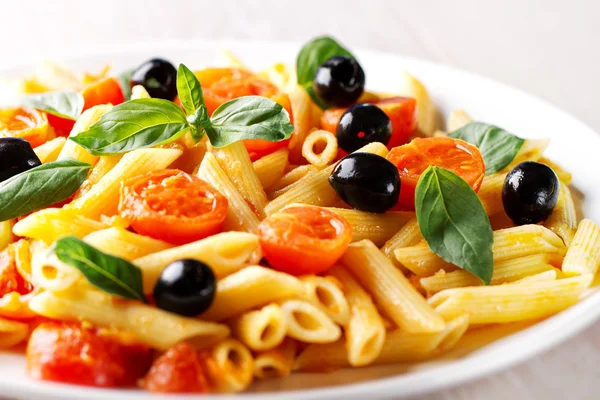 Pasta with fresh tomatoes — Stock Photo, Image