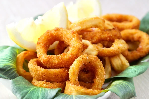 Fried calamaris and shrimps — Stock Photo, Image