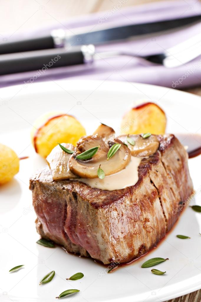 Fillet of beef with mushroom sauce