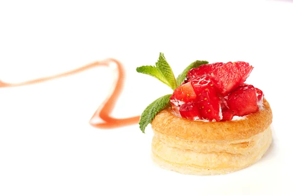 Strawberry Tart with Fresh Cream — Stock Photo, Image