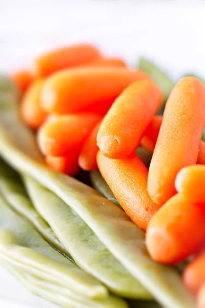 Carottes et haricots verts — Photo