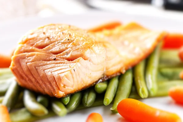 Delicioso filete de salmón — Foto de Stock