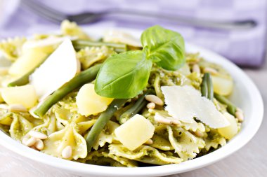 lezzetli makarna al pesto