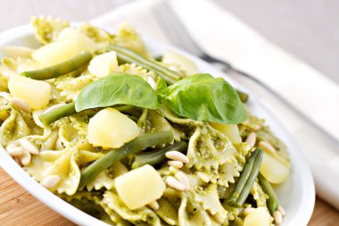 lezzetli makarna al pesto