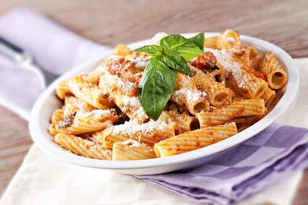 Deliziosi maccheroni alla bolognese — Foto Stock