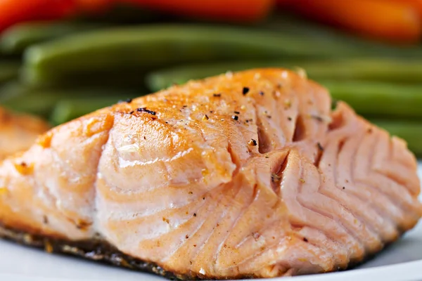 Filete de Salmón con Judías Verdes — Foto de Stock