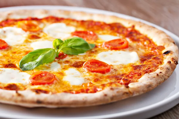 Italian pizza margherita. — Stock Photo, Image