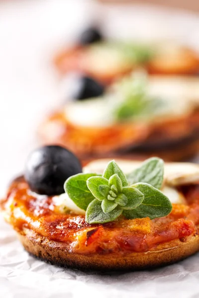 Pizza italiana Margherita . — Fotografia de Stock