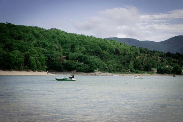 gölde dinlenme, salgın hastalık ve dinlenme, Cypress Gölü, Krasnodar bölgesi, sukko