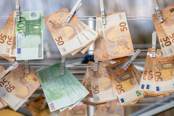 Secado Billetes 100 Euros Billetes Papel Euro Lavados Secado Del — Foto de Stock