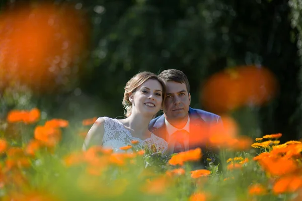 Heureux Jeunes Mariés Jour Leur Mariage Couple Mariage Nouvelle Famille — Photo