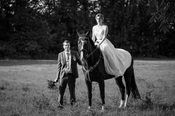 Wedding Outdoor Portrait Beautiful Attractive Bride Ridding Horse While Her — Stock Photo, Image