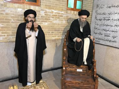 Şiraz, İran- 28 Mart 2017: Müzedeki balmumundan yapılmış heykellerin fotoğrafları