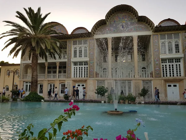 Shiraz Iran April 2017 Turism Foto Vackra Trädgårdar Shiraz Stad — Stockfoto