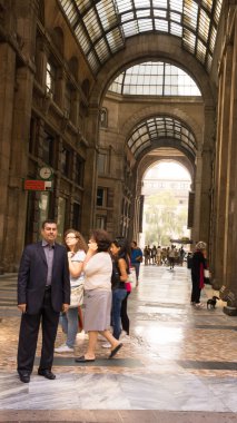 Milan, İtalya - 7 Eylül 2012: Milano şehrinde sorun fotoğrafı