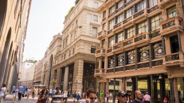 Milan, İtalya - 7 Eylül 2012: Milano şehrinde sorun fotoğrafı