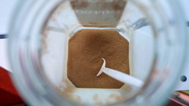 Espresso kavanozunun içinde makro fotoğraf var.