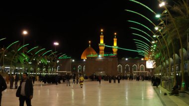 Karbala, Irak - 23 Şubat 2015: Karbala şehrinde imam Husien Shrinei 'nin fotoğrafı