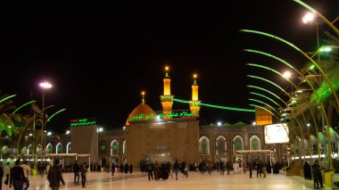 Karbala, Irak - 23 Şubat 2015: Karbala şehrinde imam Husien Shrinei 'nin fotoğrafı