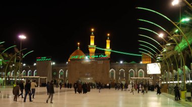 Karbala, Irak - 23 Şubat 2015: Karbala şehrinde imam Husien Shrinei 'nin fotoğrafı