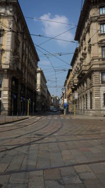 Milan, İtalya - 7 Eylül 2012: Milano 'da turizm fotoğrafları