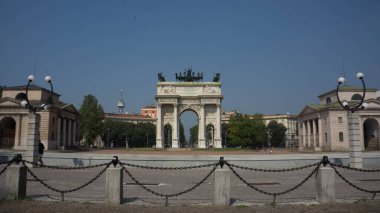 Milan, İtalya - 7 Eylül 2012: Milano 'da turizm fotoğrafları