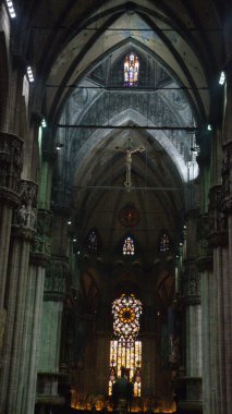 Milan, İtalya - 7 Eylül 2012: Milano Katedrali 'nde turizm fotoğrafı