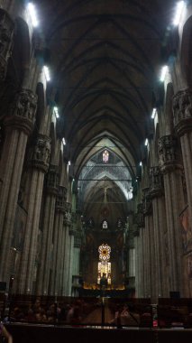 Milan, İtalya - 7 Eylül 2012: Milano Katedrali 'nde turizm fotoğrafı