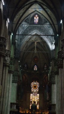 Milan, İtalya - 7 Eylül 2012: Milano Katedrali 'nde turizm fotoğrafı