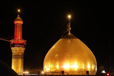 Arbaeen 'deki Karbala şehrindeki İmam Husien tapınağının resmi.