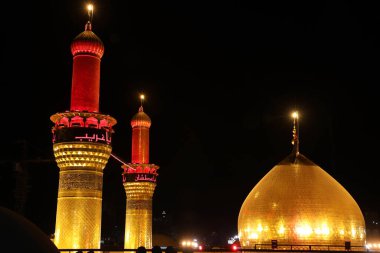 Arbaeen 'deki Karbala şehrindeki İmam Husien tapınağının resmi.
