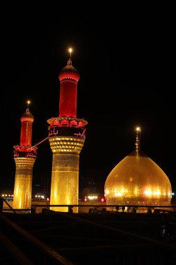 Arbaeen 'deki Karbala şehrindeki İmam Husien tapınağının fotoğrafı.
