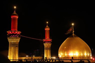 Arbaeen 'deki Karbala şehrindeki İmam Husien tapınağının fotoğrafı.