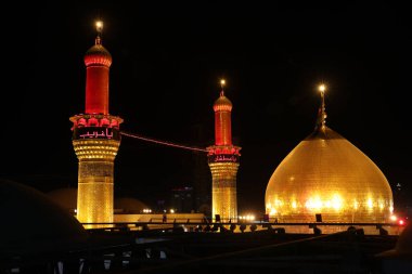 Arbaeen 'deki Karbala şehrindeki İmam Husien tapınağının fotoğrafı.