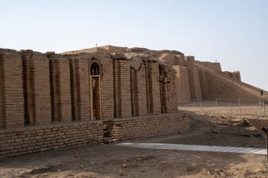 Nasiriye, Irak - 20 Kasım 2025: Ur şehrindeki Antik Yapının Duvarlarında Ateşli Tuğla Archway