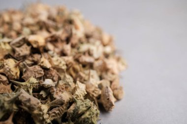 Geleneksel Bitkisel Tıbbın Bilimsel Durağan Yaşamı İçindekiler: Diüretik ve Performans Geliştirici olarak kullanılan Keçi Başlı Dikenli Tohumlar.