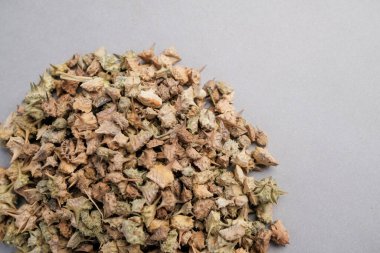 Geleneksel Bitkisel Tıbbın Bilimsel Durağan Yaşamı İçindekiler: Diüretik ve Performans Geliştirici olarak kullanılan Keçi Başlı Dikenli Tohumlar.