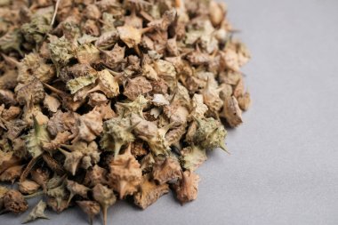 Geleneksel Bitkisel Tıbbın Bilimsel Durağan Yaşamı İçindekiler: Diüretik ve Performans Geliştirici olarak kullanılan Keçi Başlı Dikenli Tohumlar.