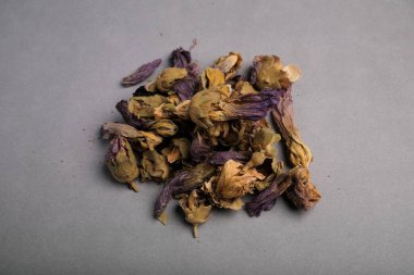 Kurumuş Bitki Çayı 'nın Macro Still Hayatı Mor ve Kahverengi Sepallı İçindekiler Botanik Çalışmaları İçin Mükemmel.