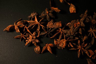 Organik Illicium Verum Tohum Kapsülleri Geleneksel Aromatik Bitkisel İlaç İçeriği