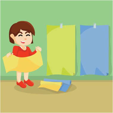 kızı duvara bir kağıt yapıştırın