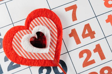 14 Şubat 2015 kırmızı keçe takvim, Sevgililer günü, kalp üzerinde.