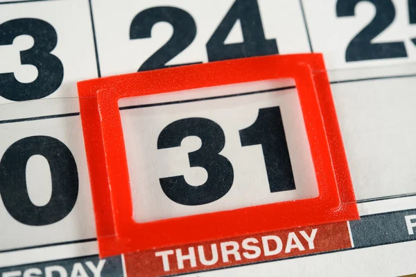 Date 31 Décembre, Jeudi est marqué en rouge sur le calendrier, la veille de la nouvelle 2016 — Photo