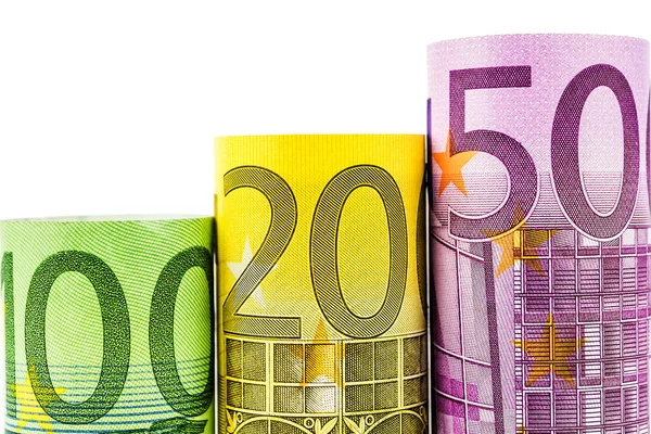 Растущие шаги, сделанные из больших банкнот евро — стоковое фото