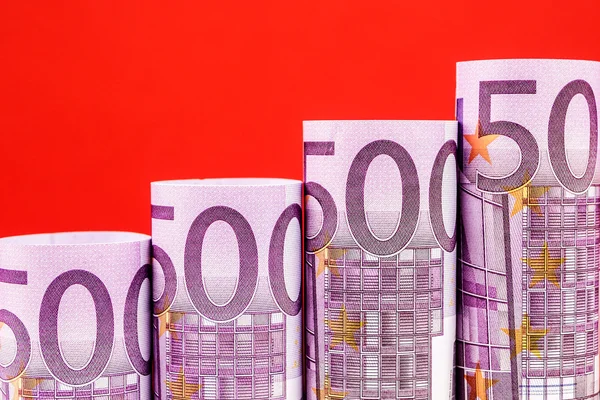 Escalones crecientes de billetes de 500 euros — Foto de Stock